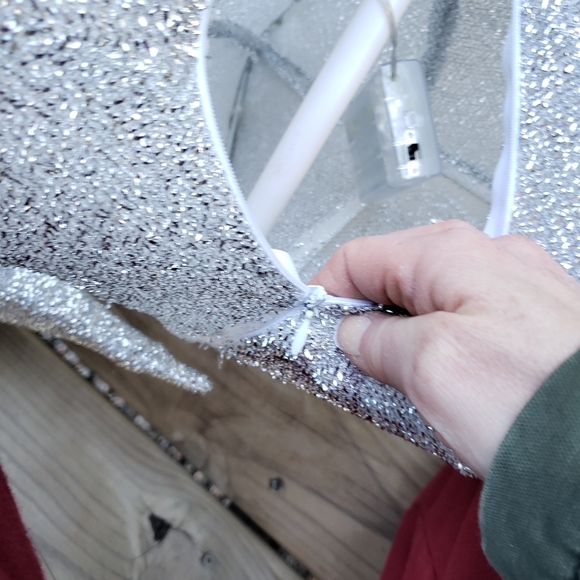 Three Battery Powered Light up hanging stars - Picture 7 of 8